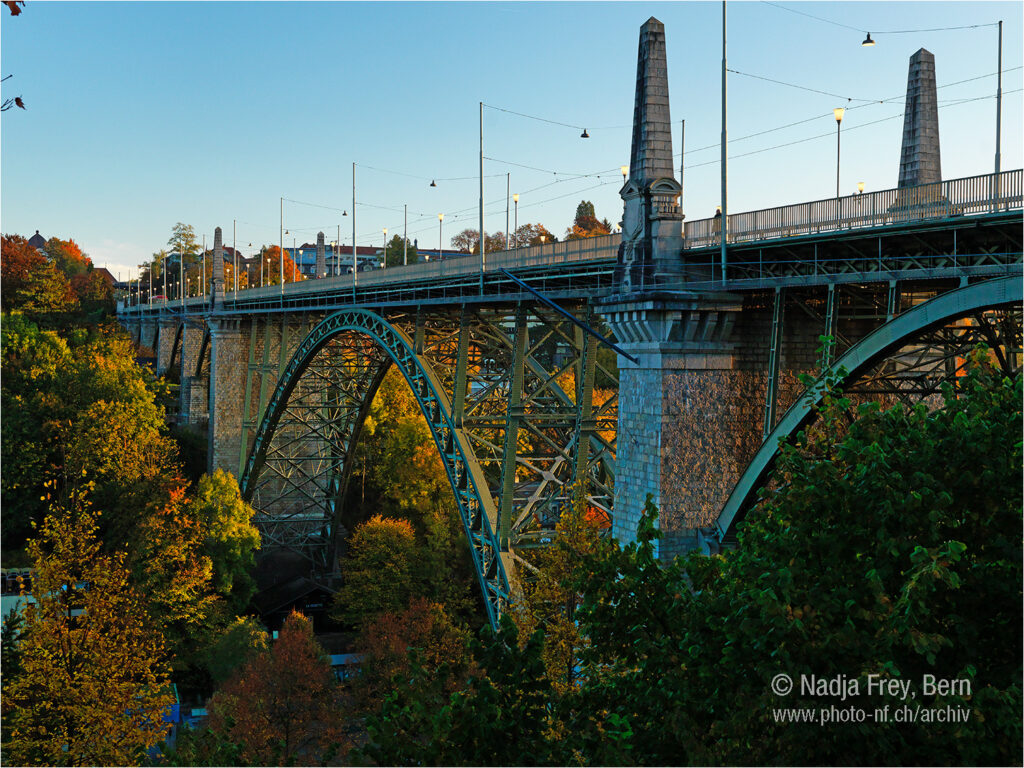 Kornhausbrücke im goldenem Herbst
