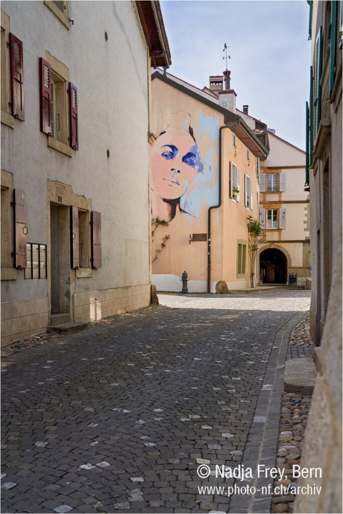 Kunst an der Hausfassade in Estavayer-le-lac