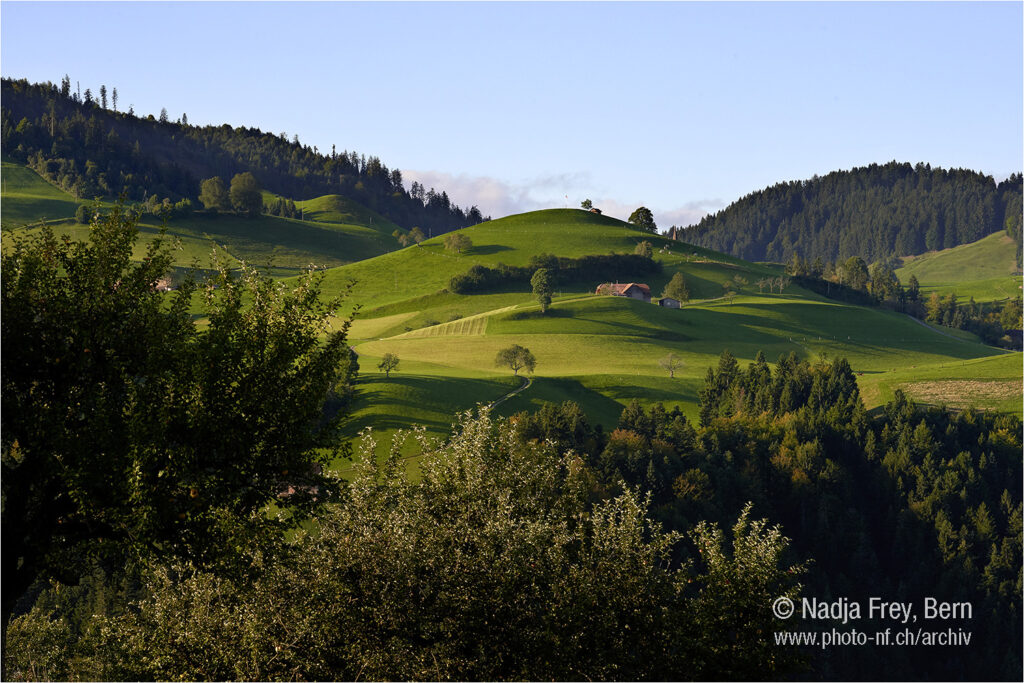 Hügellandschaft von Oberlangenegg im Emmental